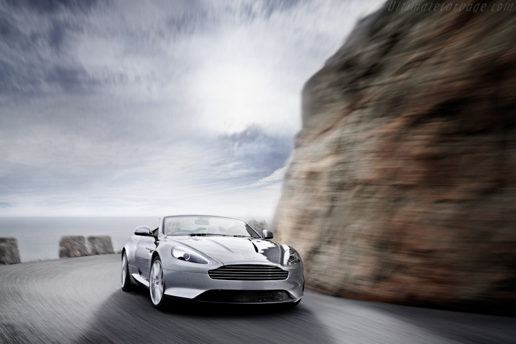 Aston Martin Virage Volante