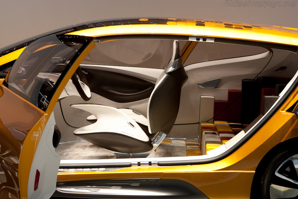 Renault R-Space Concept   - 2011 Geneva International Motor Show