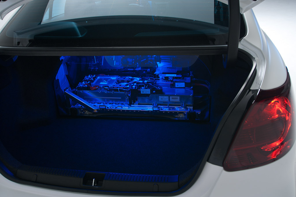 Suzuki Kizashi EcoCharge Concept