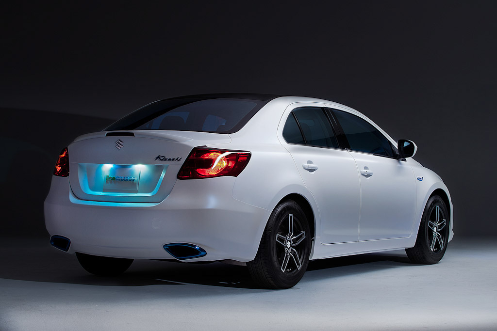 Suzuki Kizashi EcoCharge Concept
