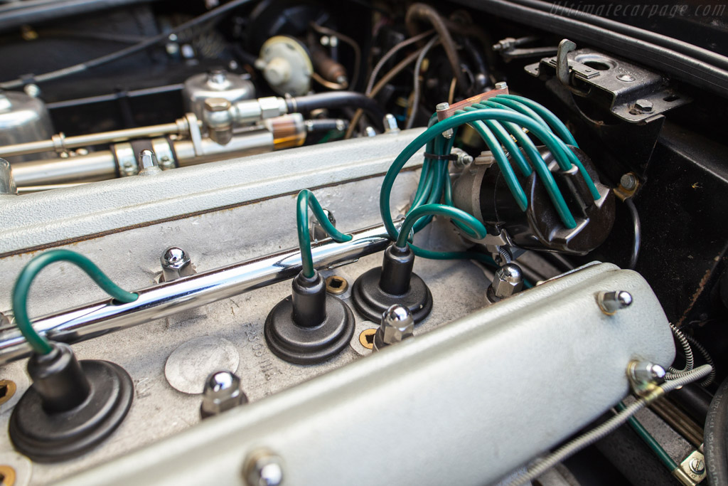 Aston Martin Short Chassis Volante