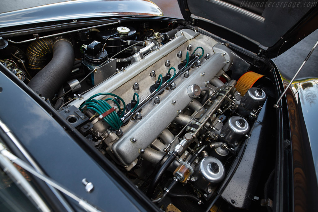 Aston Martin Short Chassis Volante