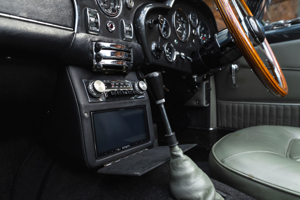 Aston Martin Short Chassis Volante