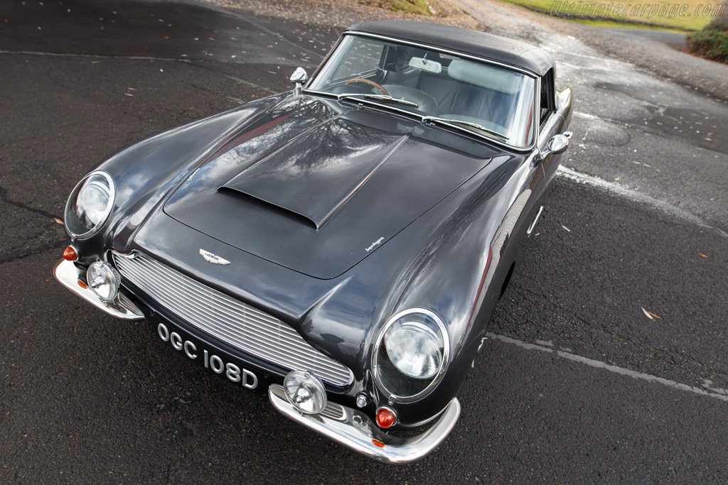 Aston Martin Short Chassis Volante
