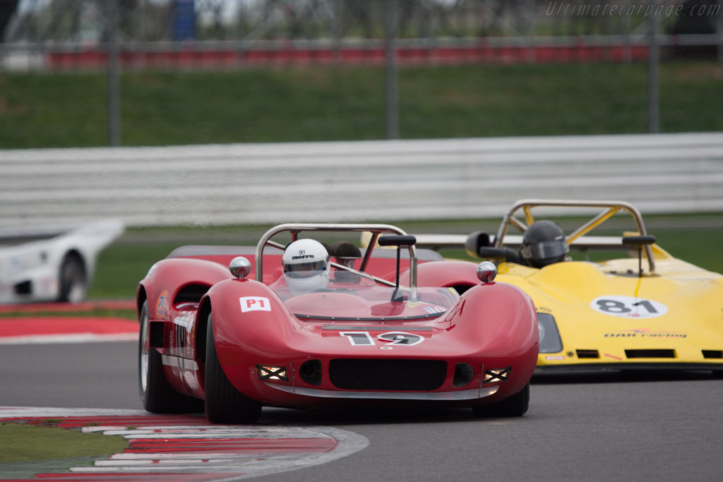 McLaren M1B Chevrolet - Chassis: 30-04  - 2011 Le Mans Series 6 Hours of Silverstone (ILMC)
