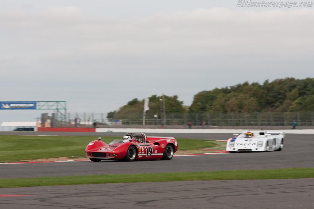 McLaren M1B Chevrolet - Chassis: 30-04  - 2011 Le Mans Series 6 Hours of Silverstone (ILMC)