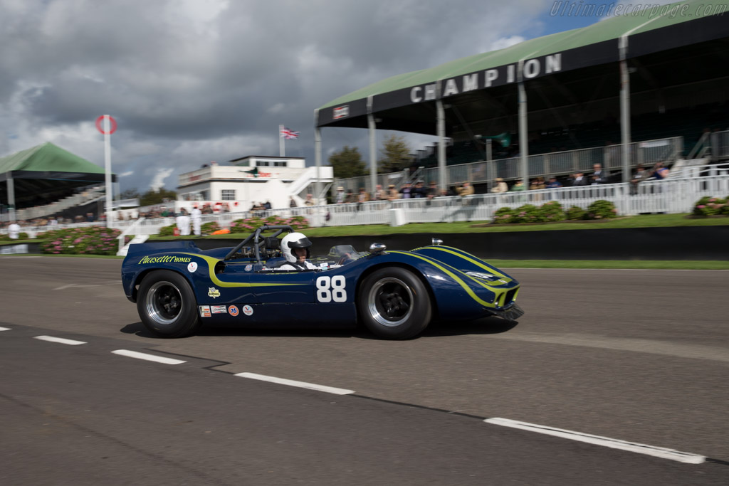 McLaren M1B Chevrolet - Chassis: 30-19  - 2015 Goodwood Revival