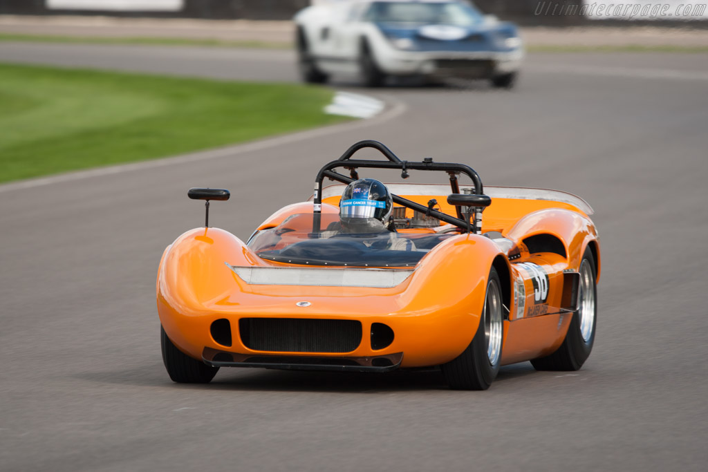 McLaren M1B Chevrolet - Chassis: 30-06  - 2010 Goodwood Revival