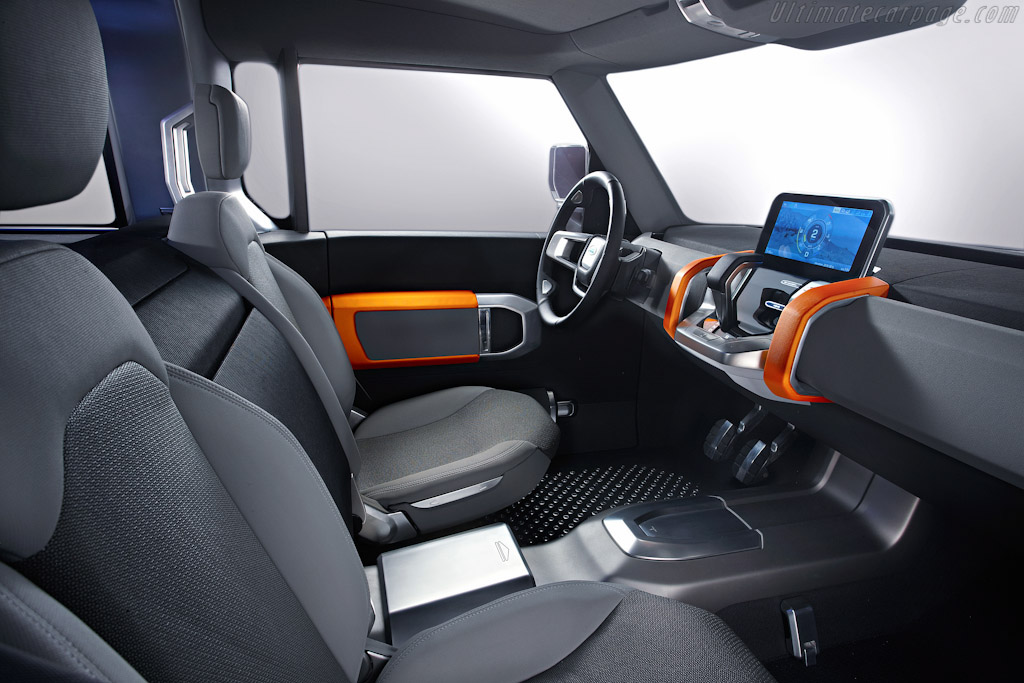 Land Rover DC100 Concept