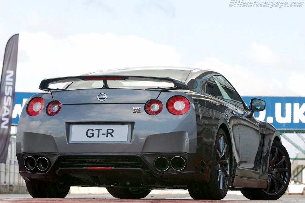 Nissan GT-R