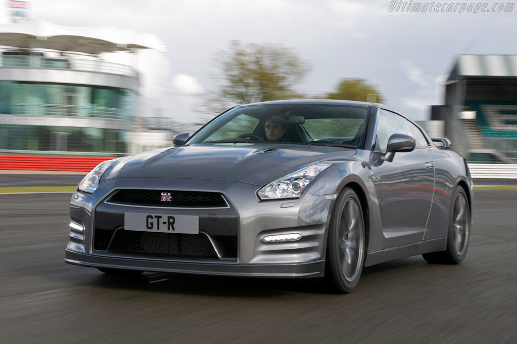 Nissan GT-R
