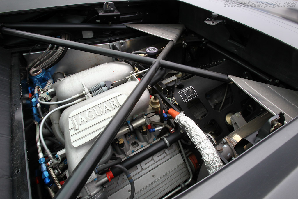 Jaguar XJ220S