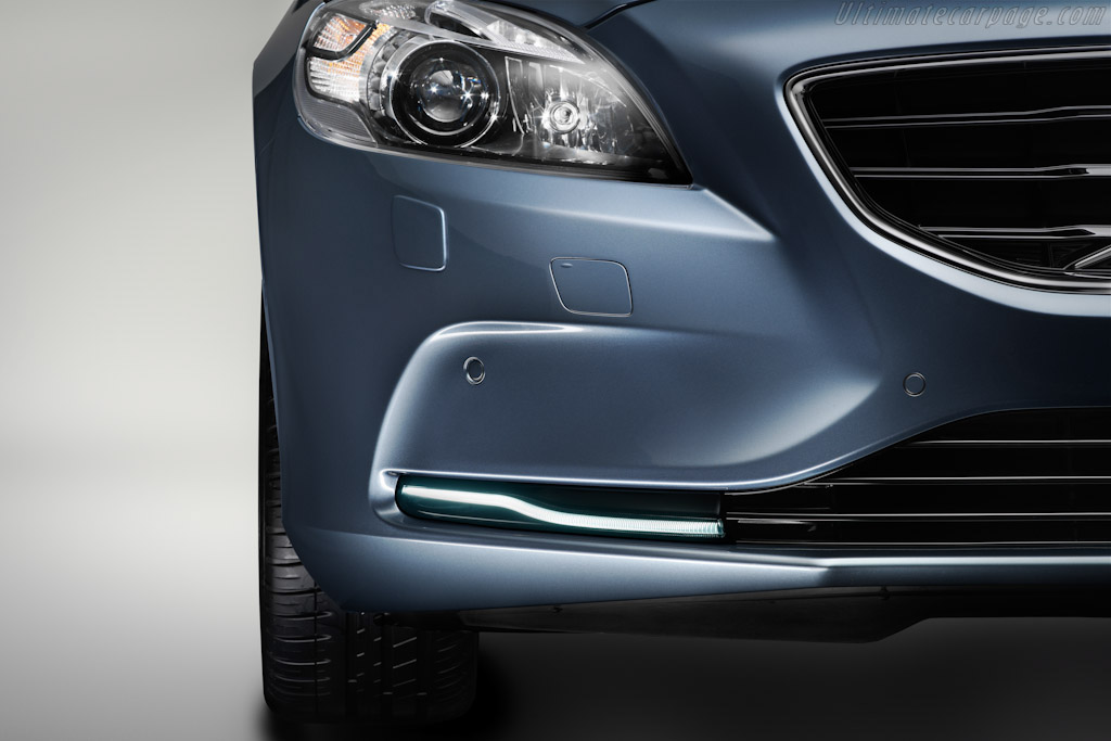 Volvo V40 T5