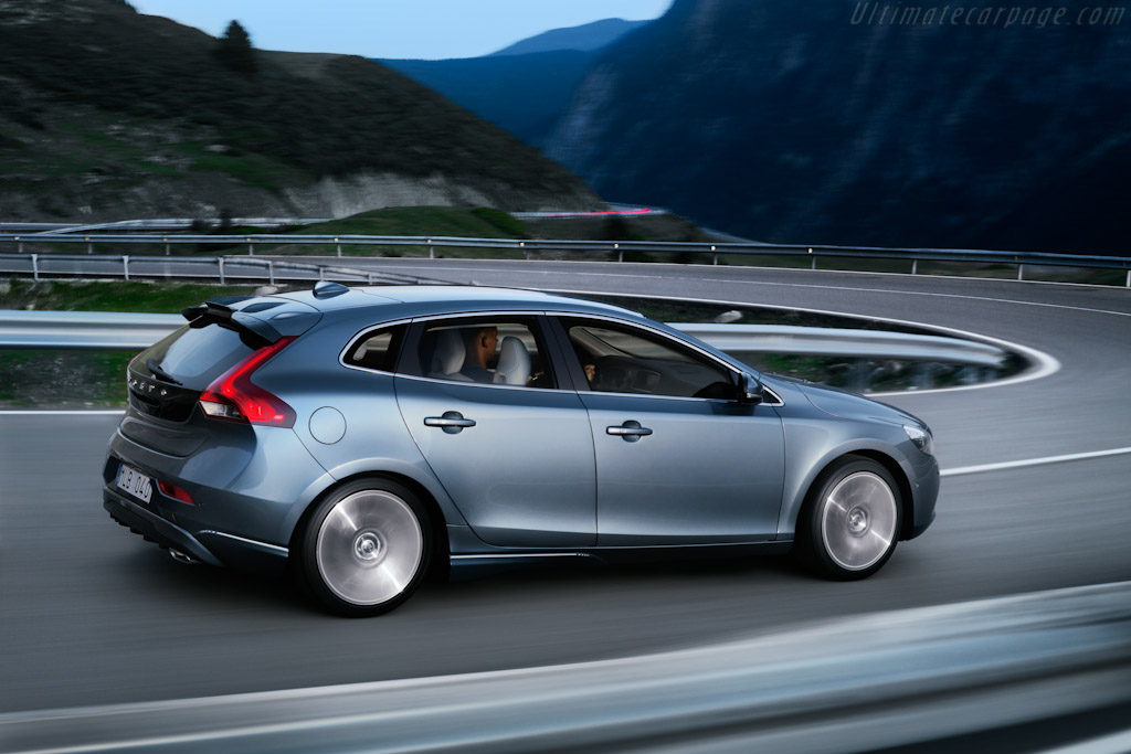 Volvo V40 T5