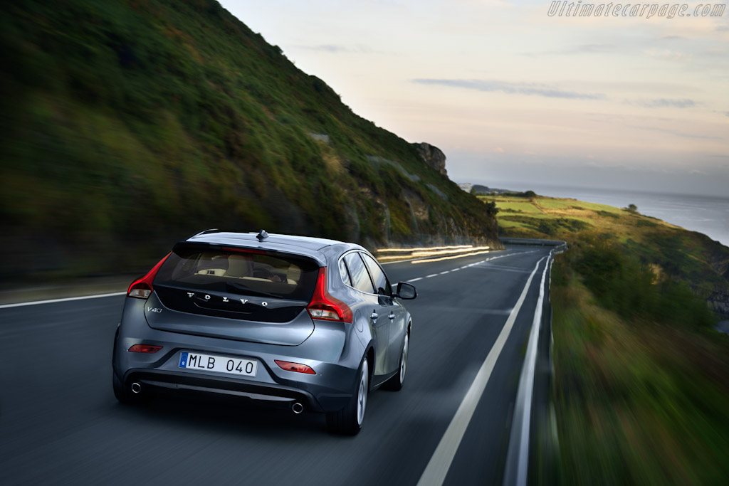 Volvo V40 T5