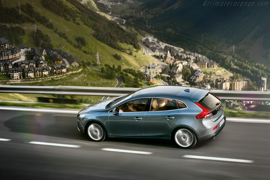 Volvo V40 T5