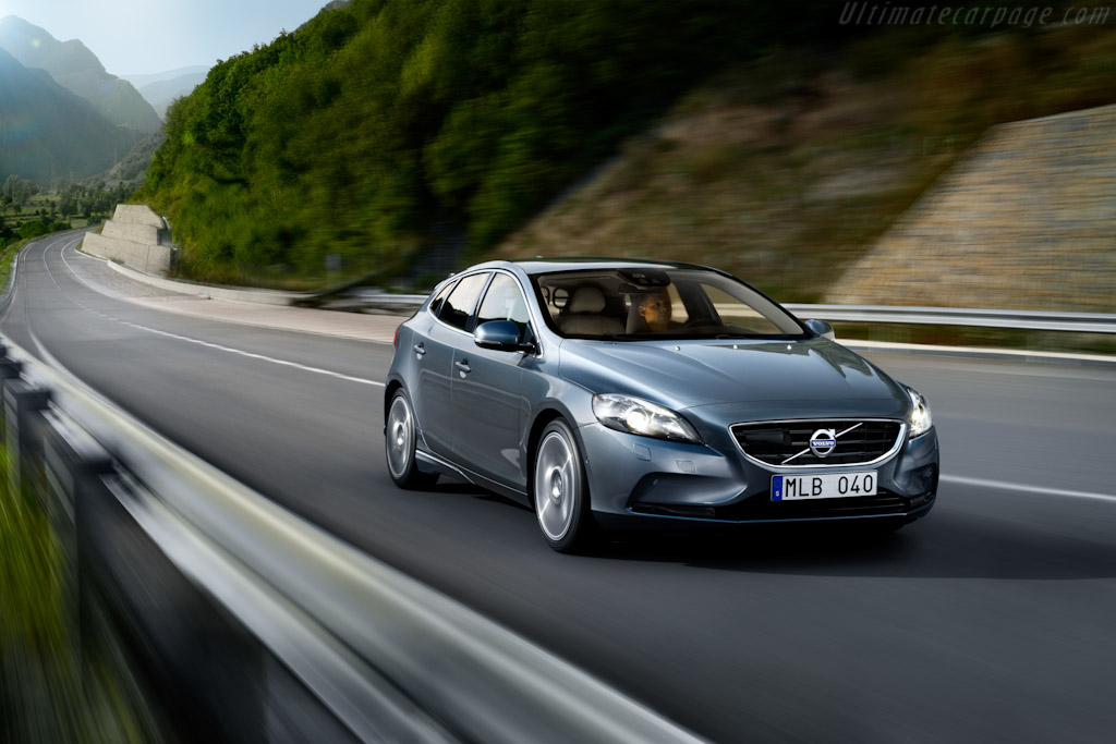 Volvo V40 T5