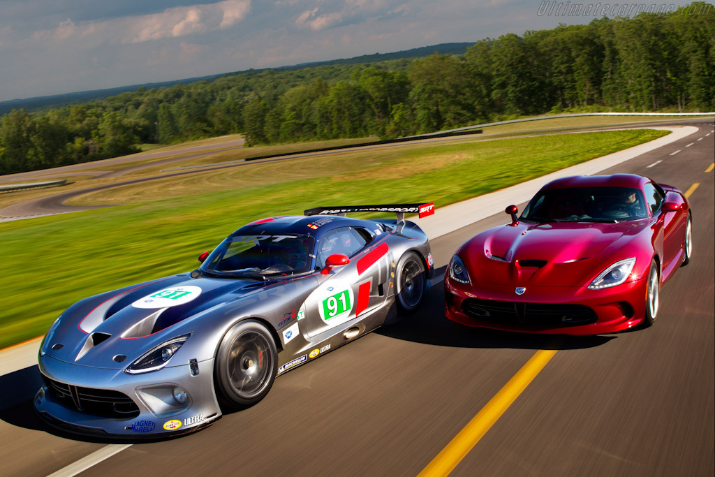 SRT Viper GTS-R