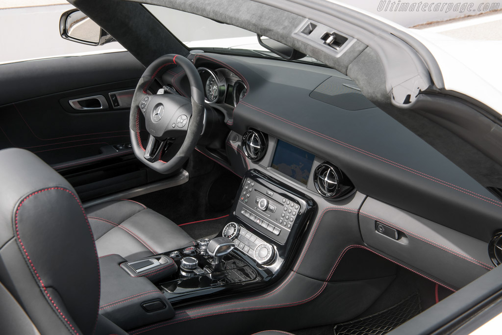 Mercedes-Benz SLS AMG GT Roadster