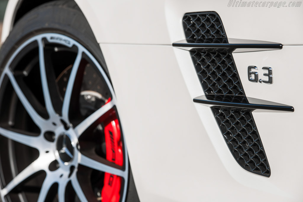 Mercedes-Benz SLS AMG GT Roadster