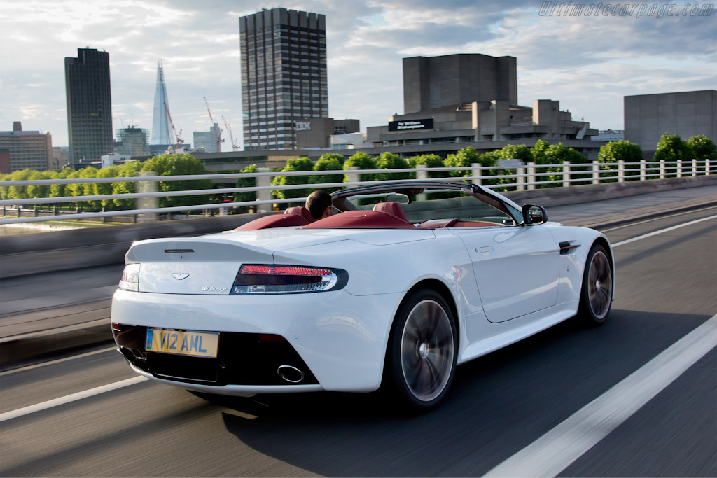 Aston Martin V12 Vantage Roadster