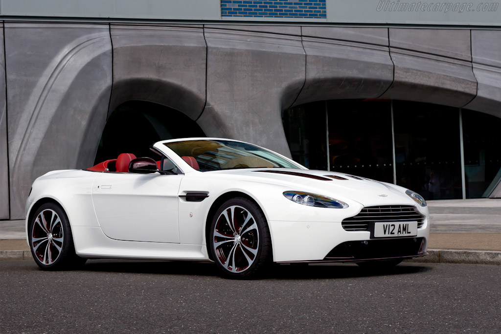 Aston Martin V12 Vantage Roadster