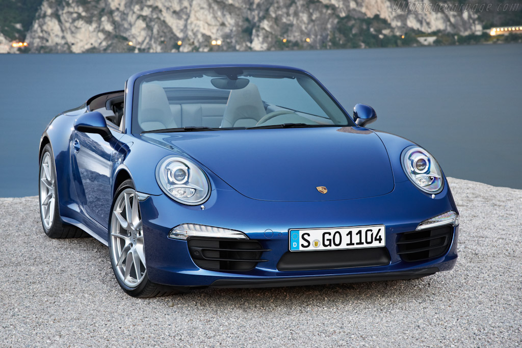 Porsche 911 Carrera 4 Cabriolet