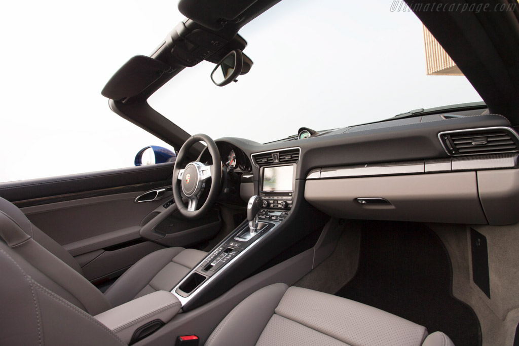 Porsche 911 Carrera 4S Cabriolet