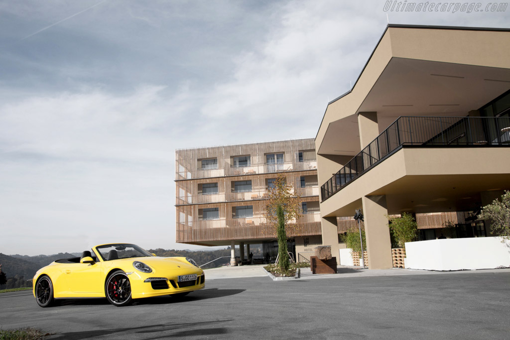 Porsche 911 Carrera 4S Cabriolet