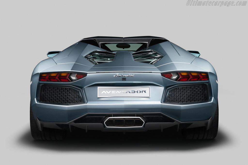 Lamborghini Aventador LP700-4 Roadster