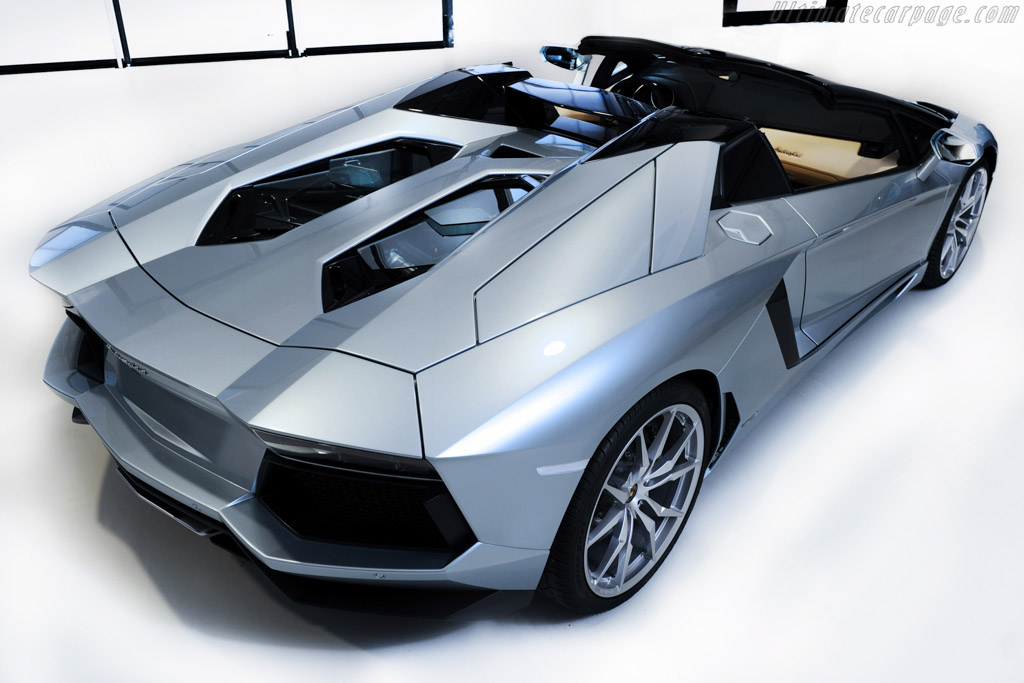 Lamborghini Aventador LP700-4 Roadster