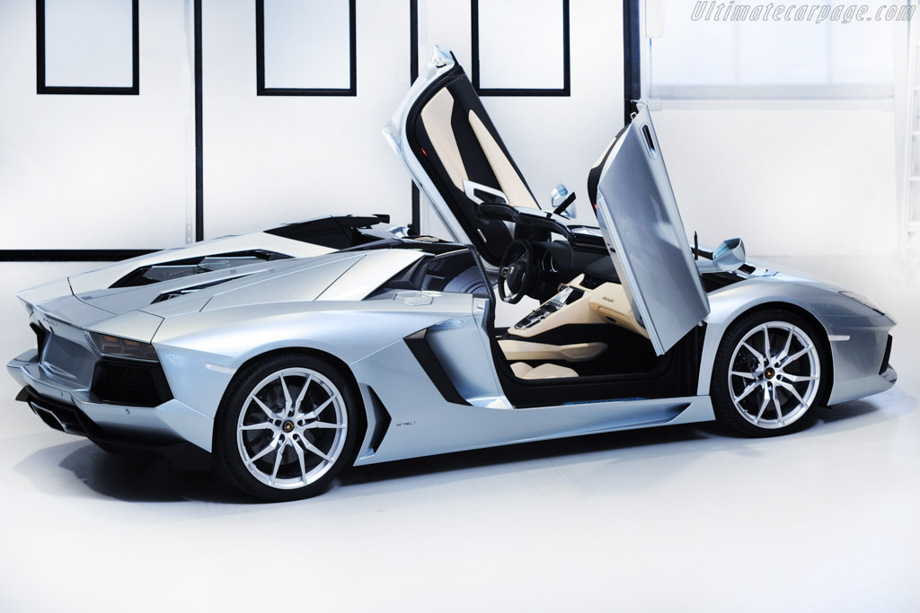 Lamborghini Aventador LP700-4 Roadster