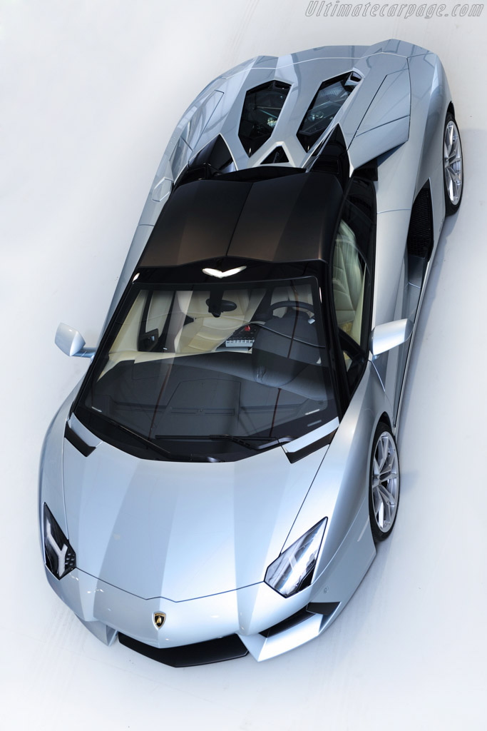 Lamborghini Aventador LP700-4 Roadster