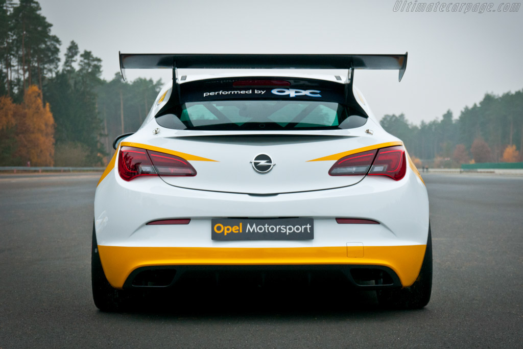 Opel Astra OPC Cup