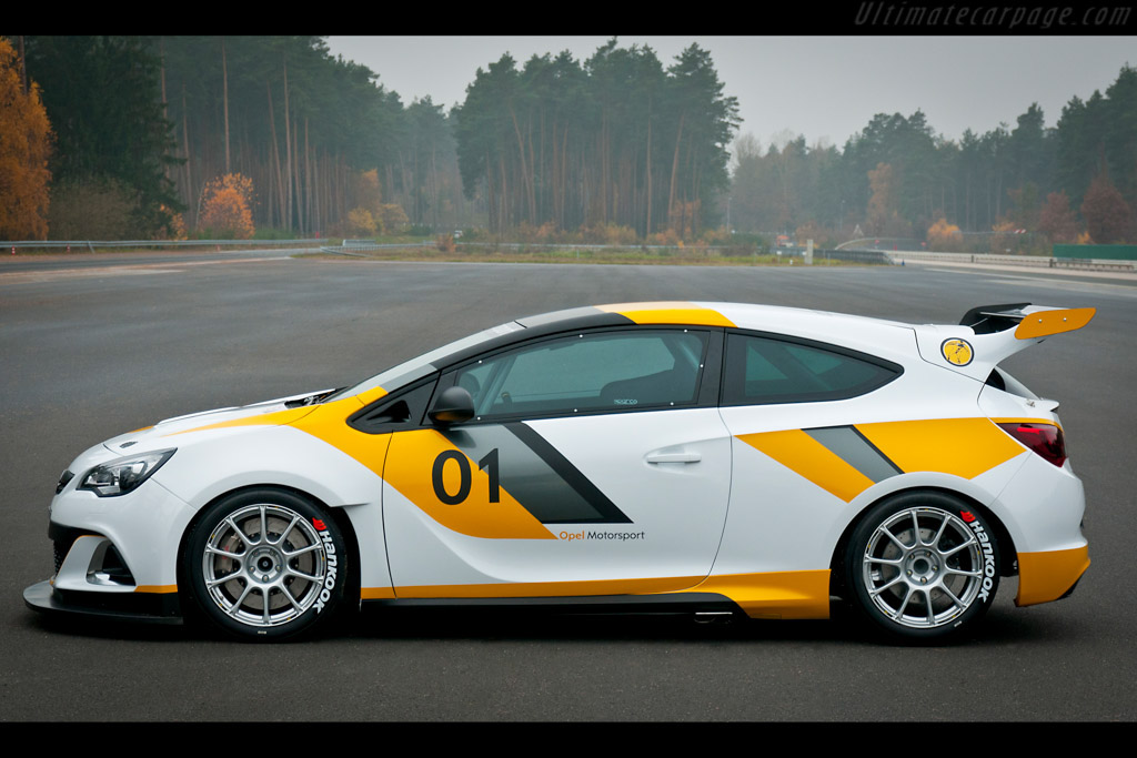 Opel Astra OPC Cup