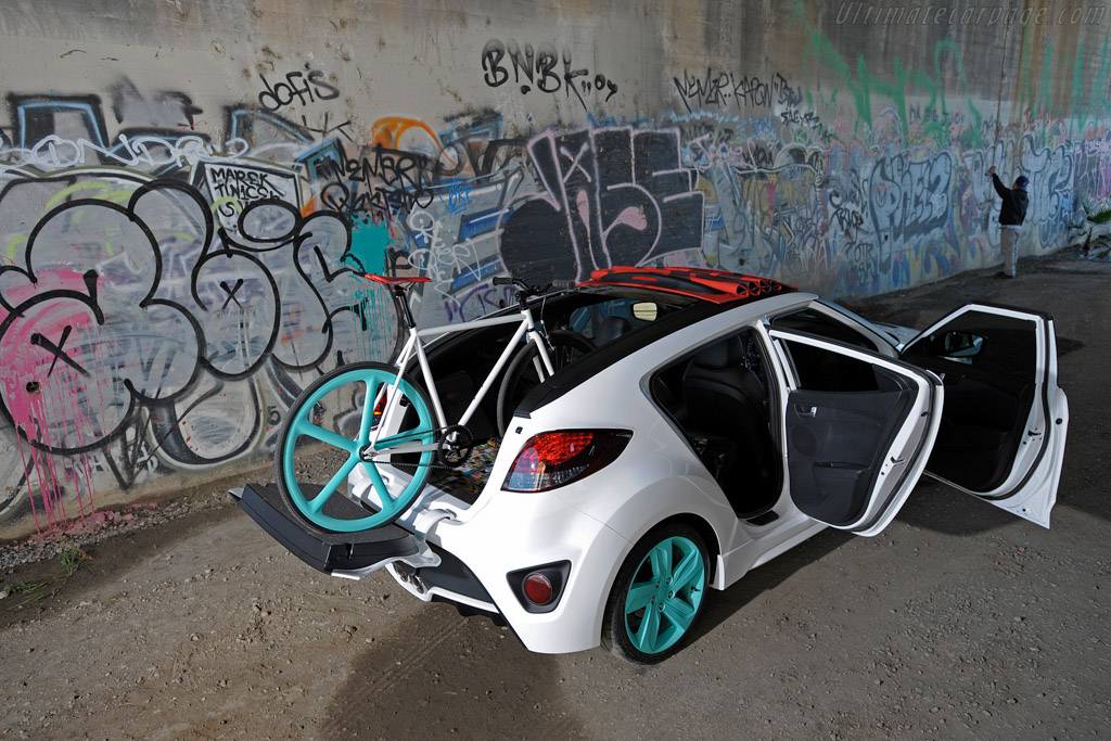 Hyundai Veloster C3 Roll Top Concept