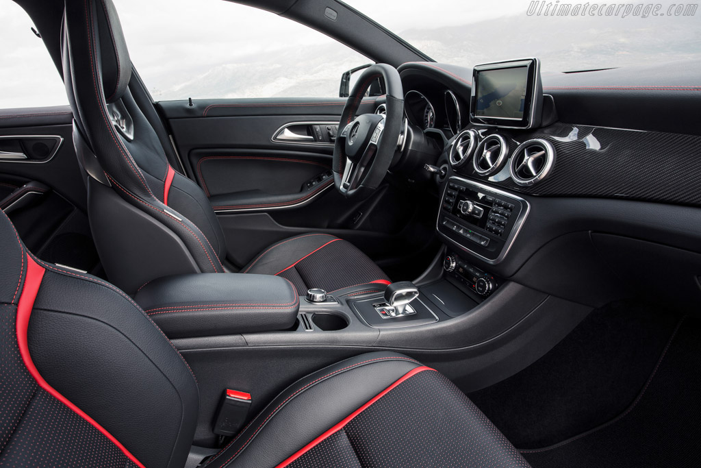 Mercedes-Benz CLA 45 AMG