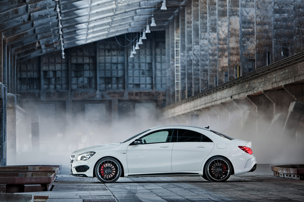 Mercedes-Benz CLA 45 AMG