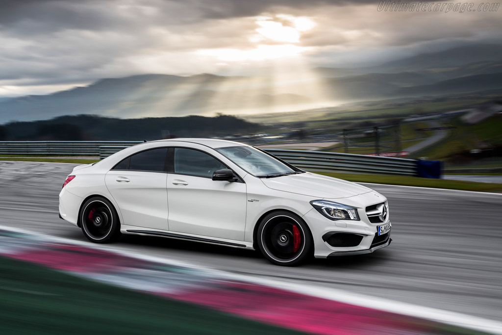 Mercedes-Benz CLA 45 AMG