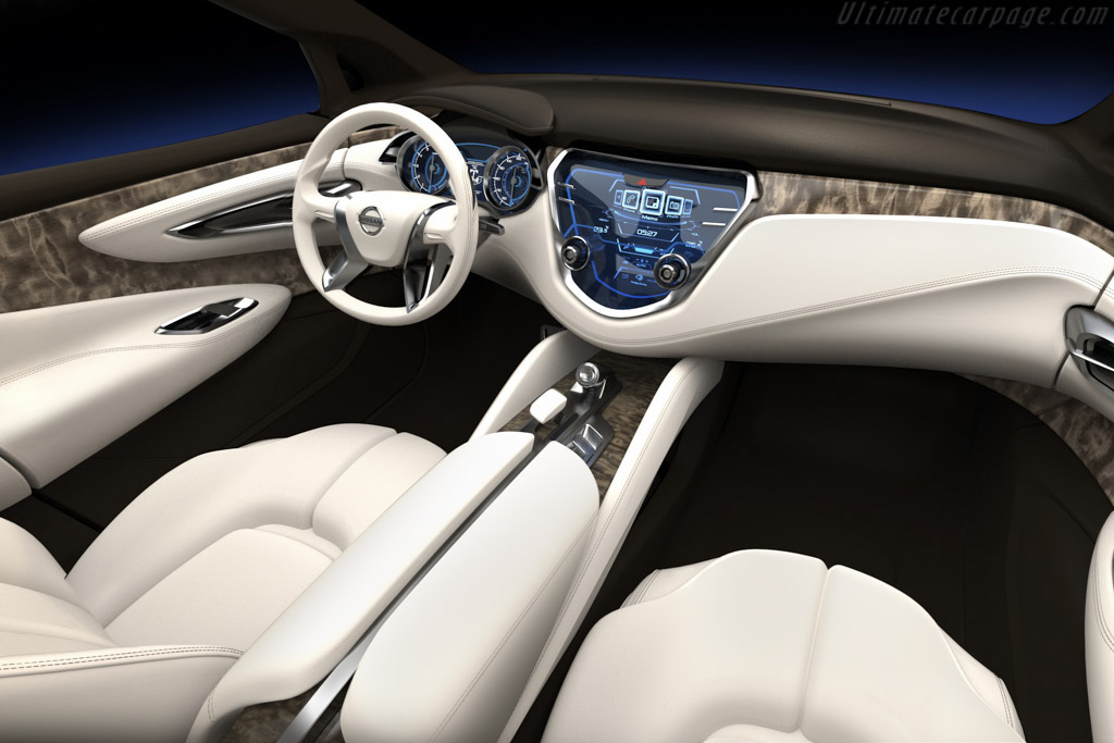 Nissan Resonance Concept