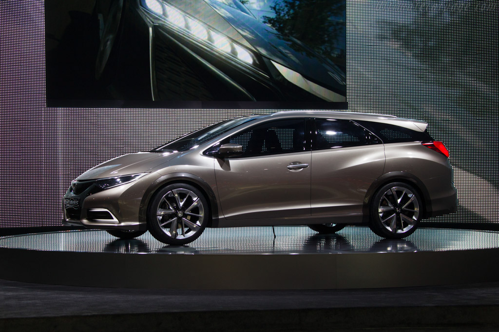 Honda Civic Tourer Concept   - 2013 Geneva International Motor Show