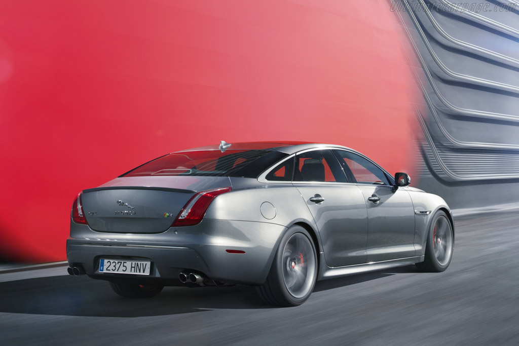 Jaguar XJR