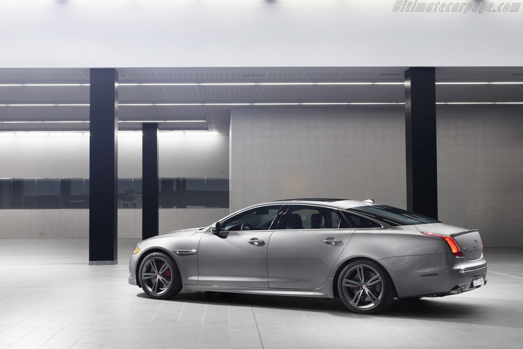 Jaguar XJR