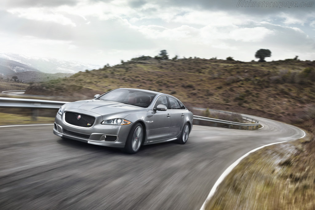 Jaguar XJR