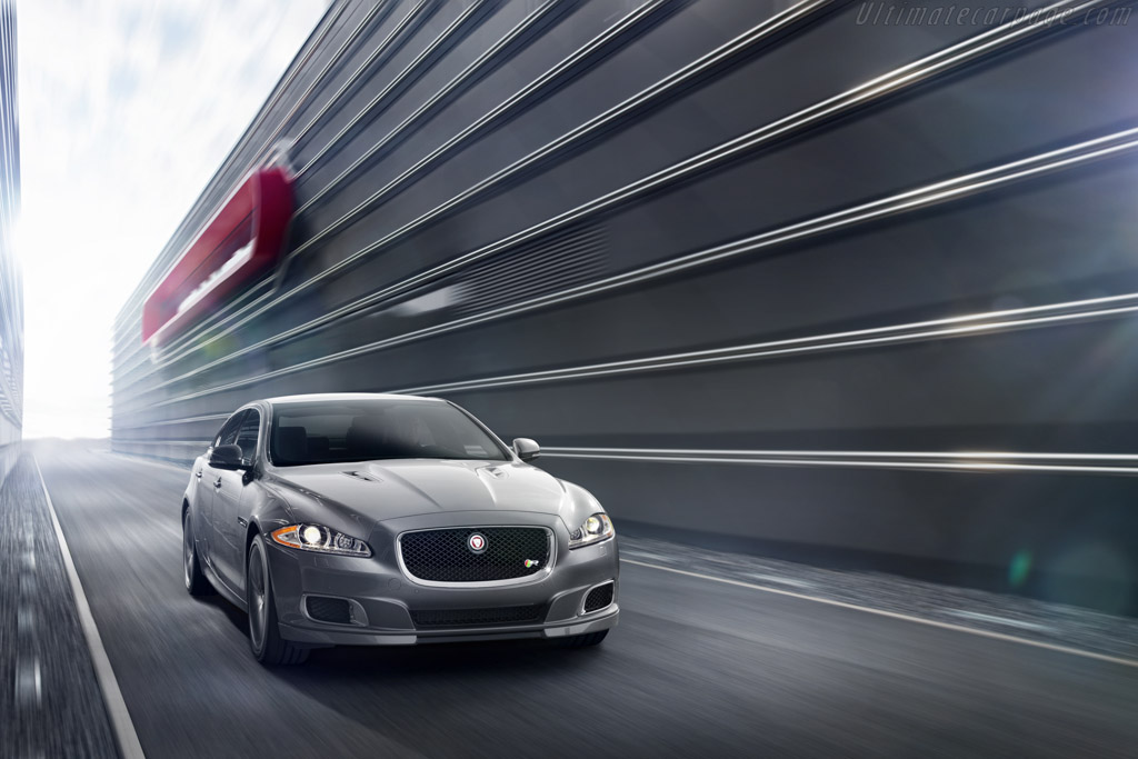 Jaguar XJR