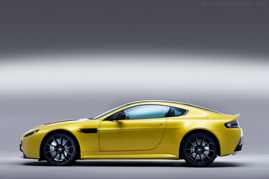 Aston Martin V12 Vantage S