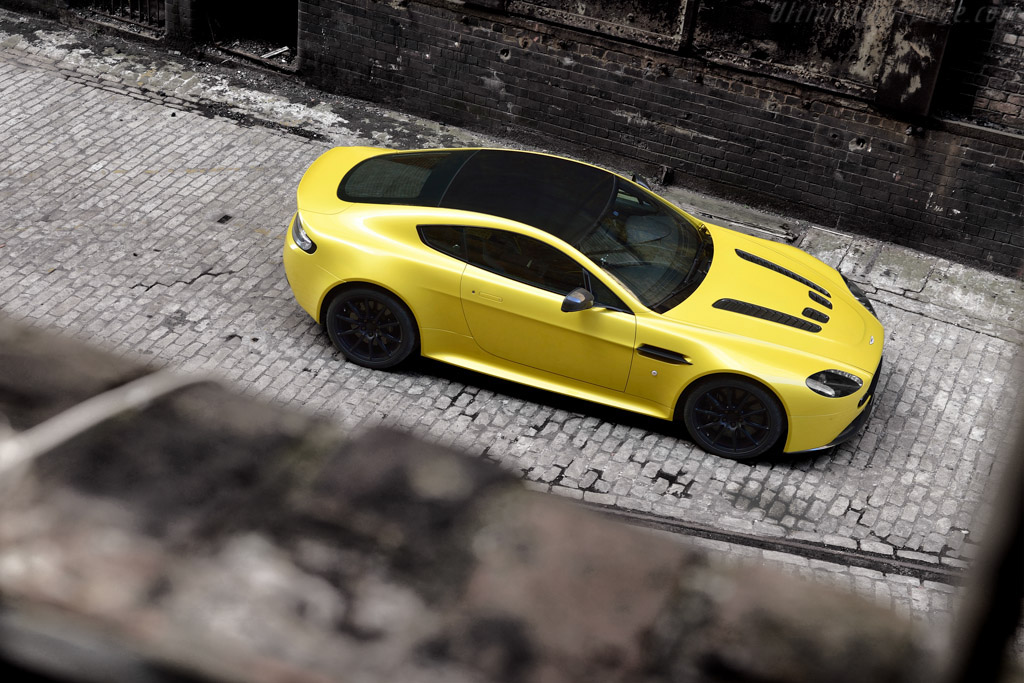 Aston Martin V12 Vantage S