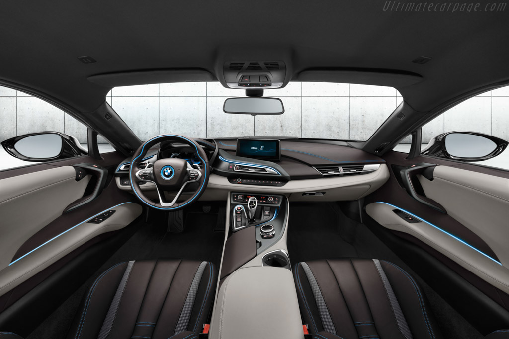 BMW i8