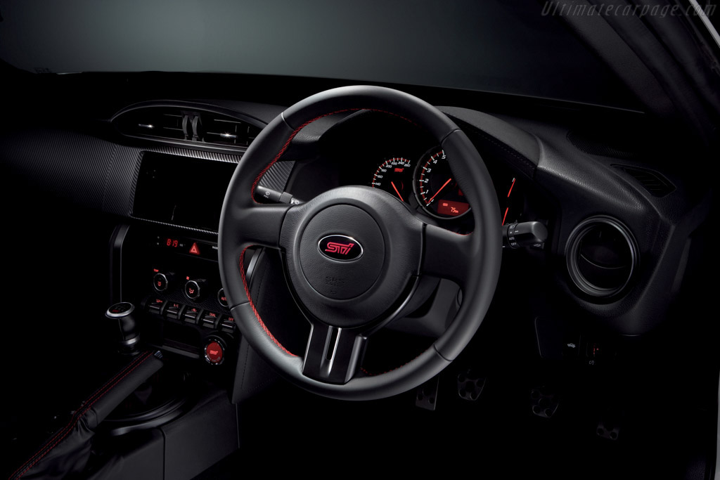 Subaru brz салон