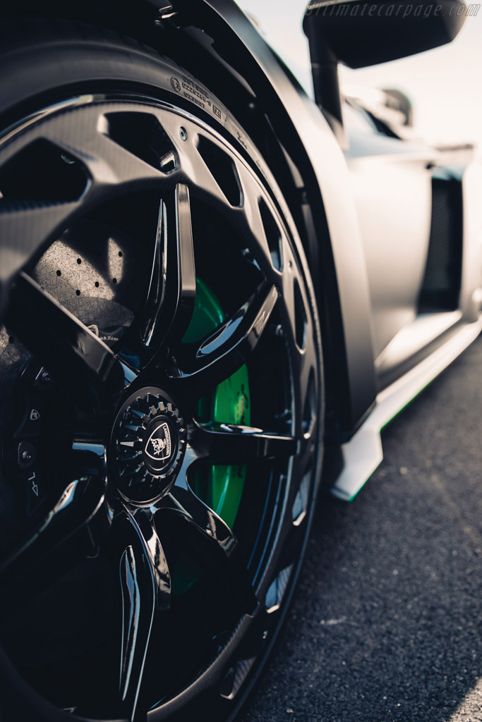 Lamborghini Veneno Roadster